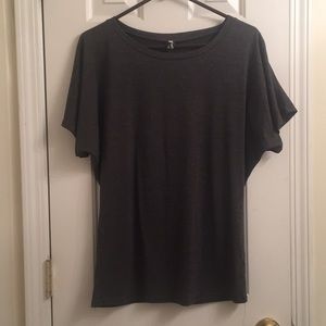 Grey batwing like T-shirt